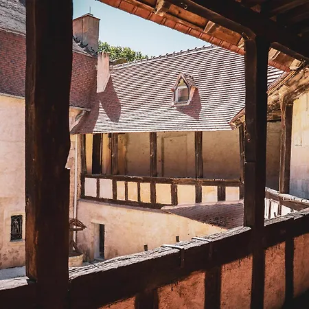 Holiday home Chateau De La Mothe De Vicq - Allier, A Proximite De Vichy *